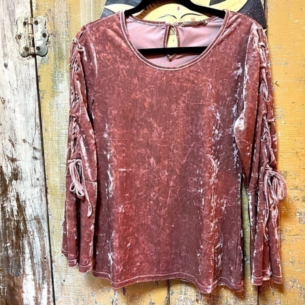 Crushed velvet pink luster top by Liquid by Sioni size S (T21)